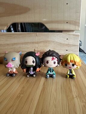 4 Chibi Anime figurines Demon Slayer